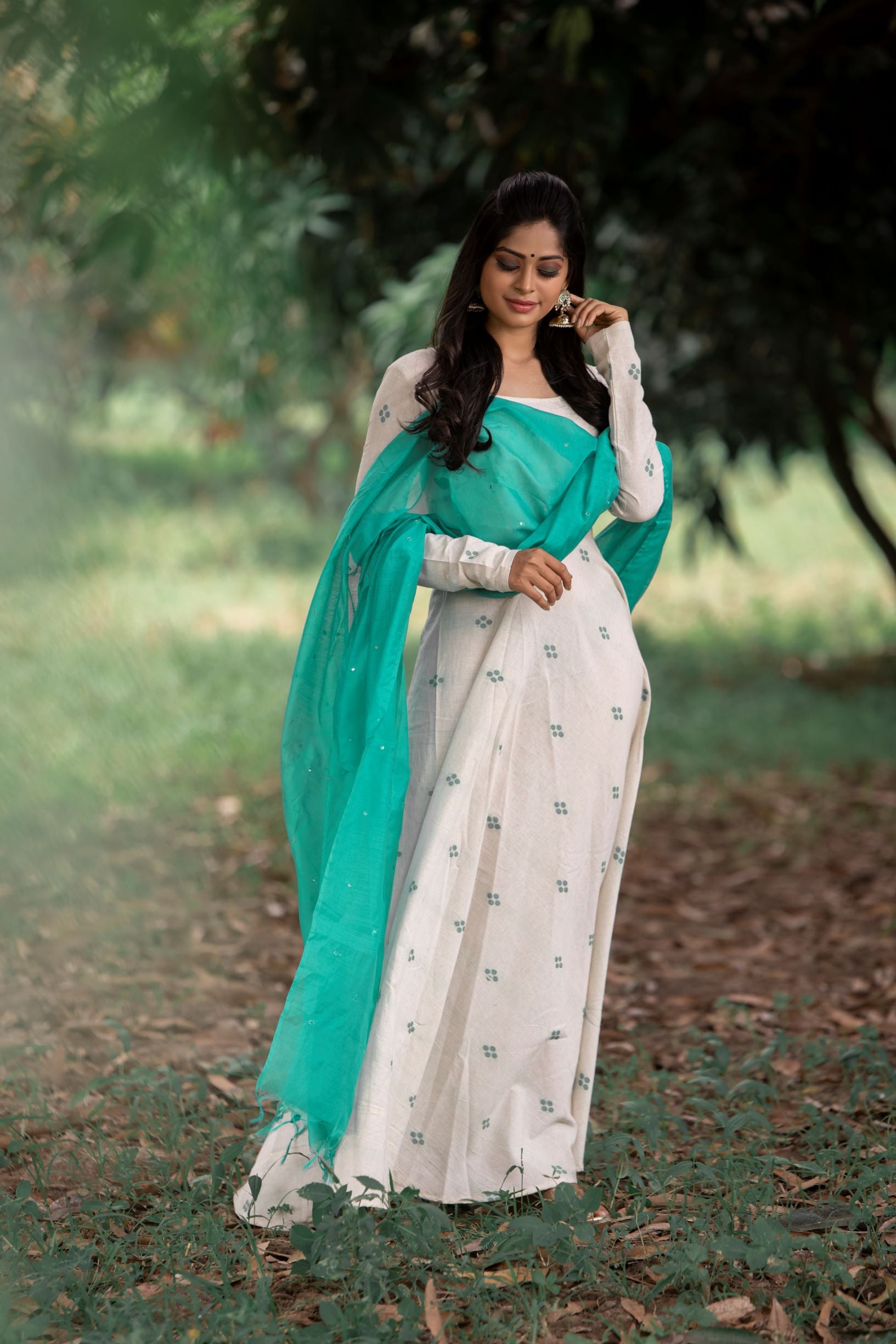 15 Magnificent White Salwar Kameez Designs - Trending Models | Bollywood,  Kleding